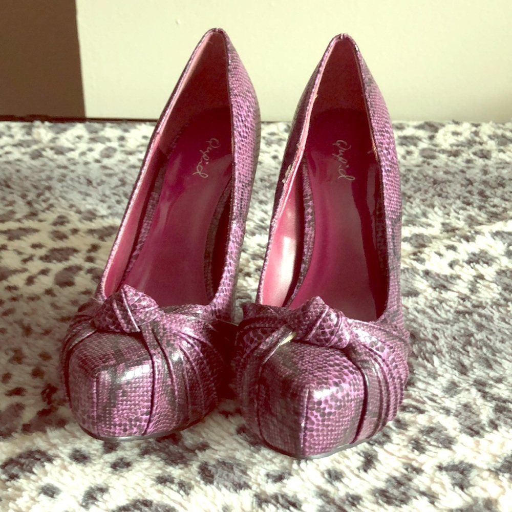 Purple snake skin platform heel